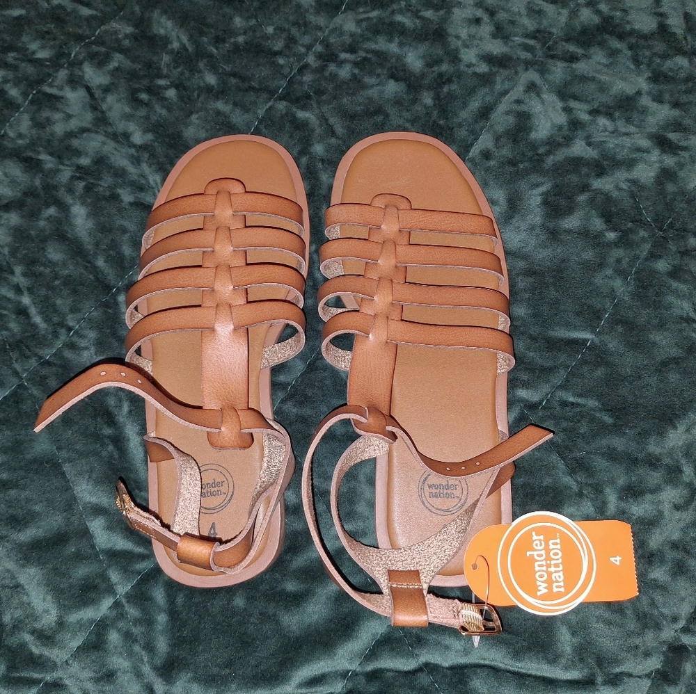 Wonder Nation Brown Strappy Gladiator Sandals Big Girls Size 4 NWT Comfortable